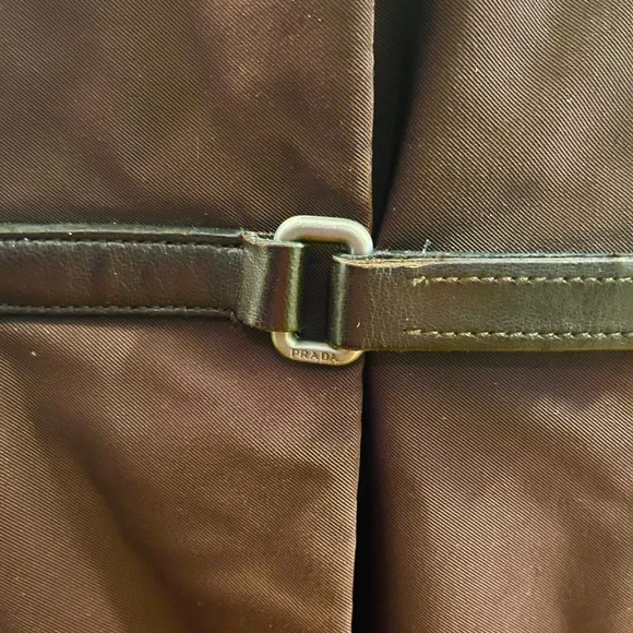 Prada FW 1999 - fur lined brown Nylon Coat with Leather Velcro strap closure - Picture 4 of 13